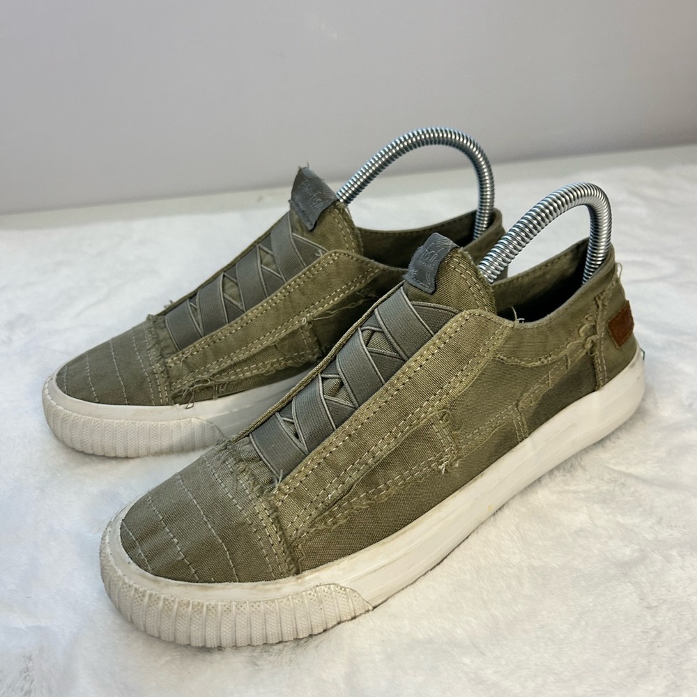 Blowfish Malibu Slip On sneakers Women’s 8 olive canvas casual shoe - Picture 2 of 12